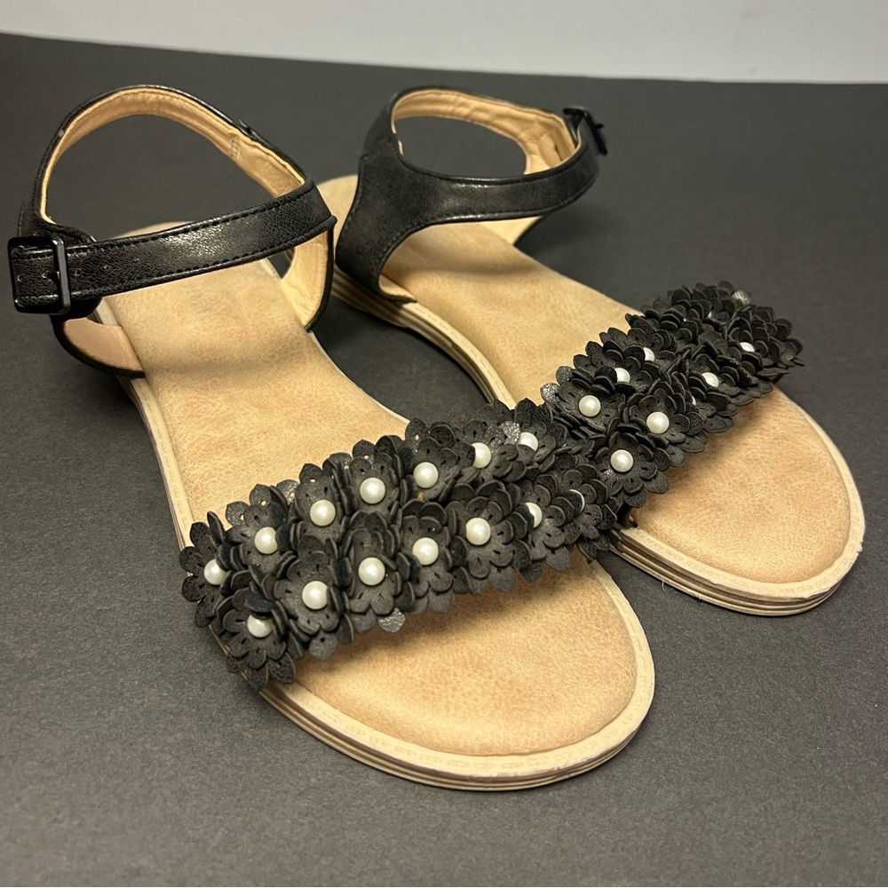 Comfort by Alexis Bendel- Clover Sandals-‎ Size:8, Pre- Owned